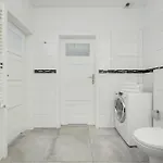 Center Close To The Market And Park With Parking & Air Conditioning By Renters Prestige Apartmán Vratislav