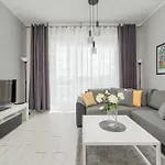 Apartmán Center Close To The Market And Park With Parking & Air Conditioning By Renters Prestige *