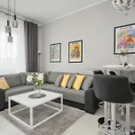 Center Close To The Market And Park With Parking & Air Conditioning By Renters Prestige Apartmán Vratislav