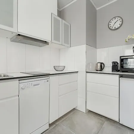 Center Close To The Market And Park With Parking & Air Conditioning By Renters Prestige Wroclaw