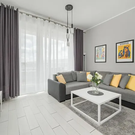 Center Close To The Market And Park With Parking & Air Conditioning By Renters Prestige Apartment *