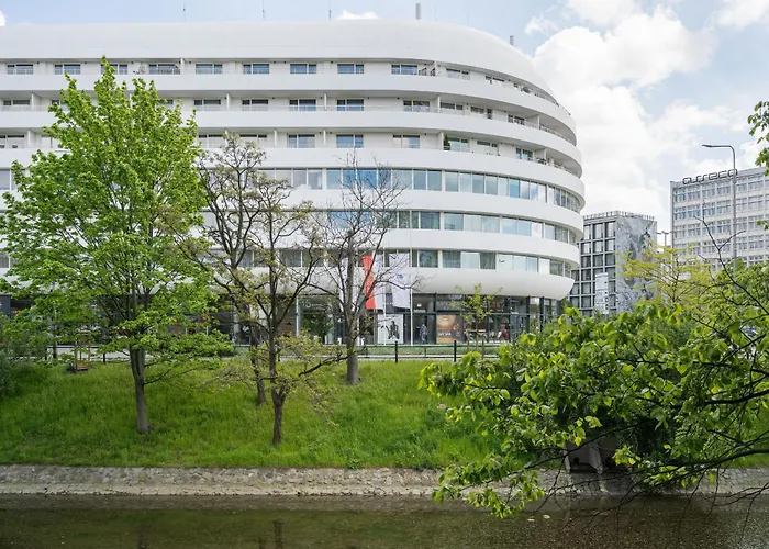 Center Close To The Market And Park With Parking & Air Conditioning By Renters Prestige Lejlighed *